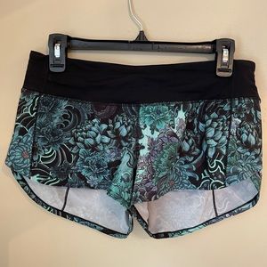 RARE Size 6 Lululemon Speed Up Running Shorts